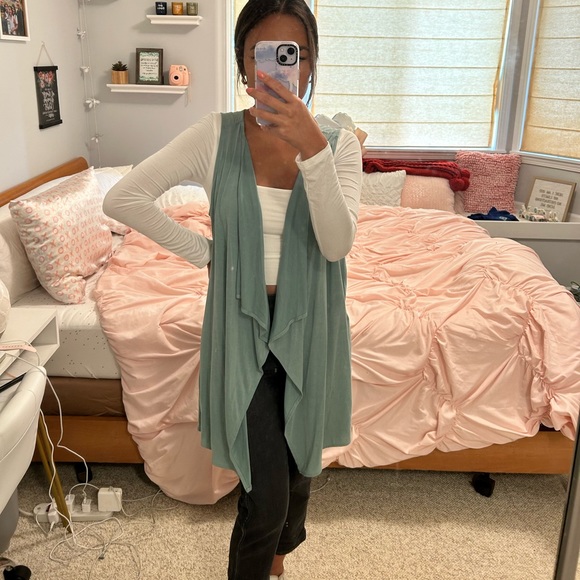 Teal Flowy Drape Vest - Picture 5 of 6